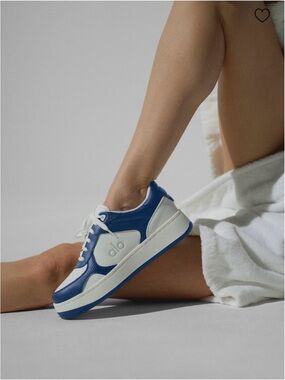 NEW IN BOX ALO YOGA RECOVERY SNEAKERS UNISEX IN 8.5